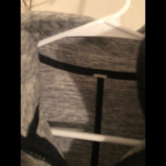 Lululemon NTS Heathered Gray Jacket Sz 6 - Picture 5 of 6